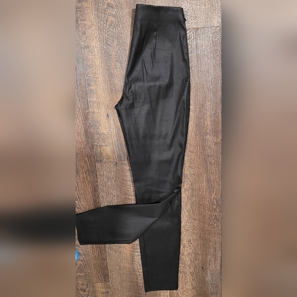 Aritzia Talula Black Polyester Stretch Leggings - Picture 6 of 8